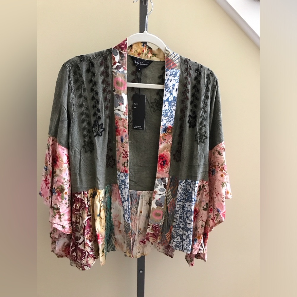 YOUNG THREADS NWT 🎉Kimono Olive Multi color Embroidered Size Sm Lg Xl